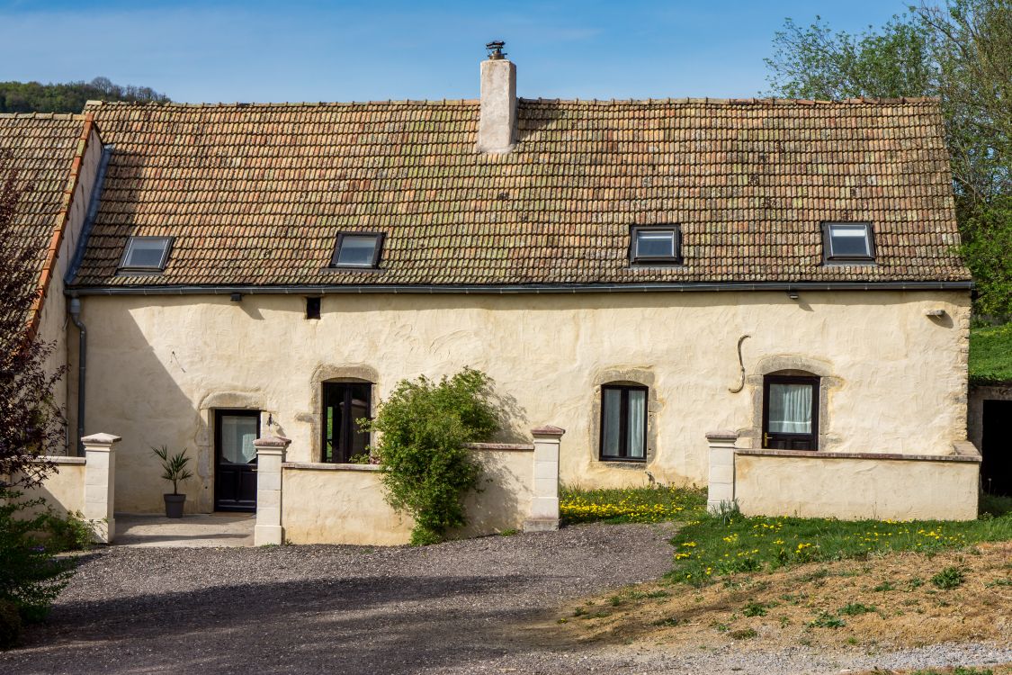 Réhabilitation énergétique d’un logement ancien ou classé : à quoi vous attendre lors de l’intervention ?